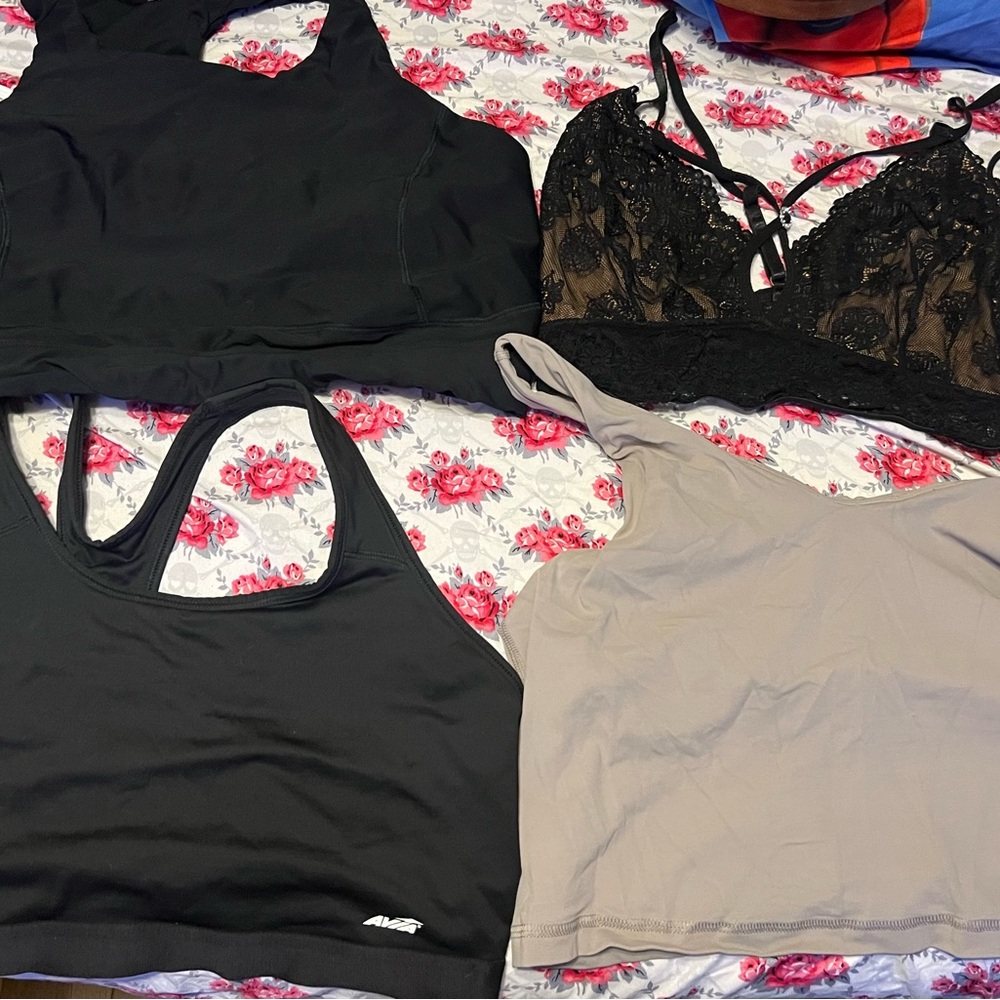 🔴Avia Black (3X), tan (2X), Old Navy Black (3X)and Black lace(2X) bras Set of 4